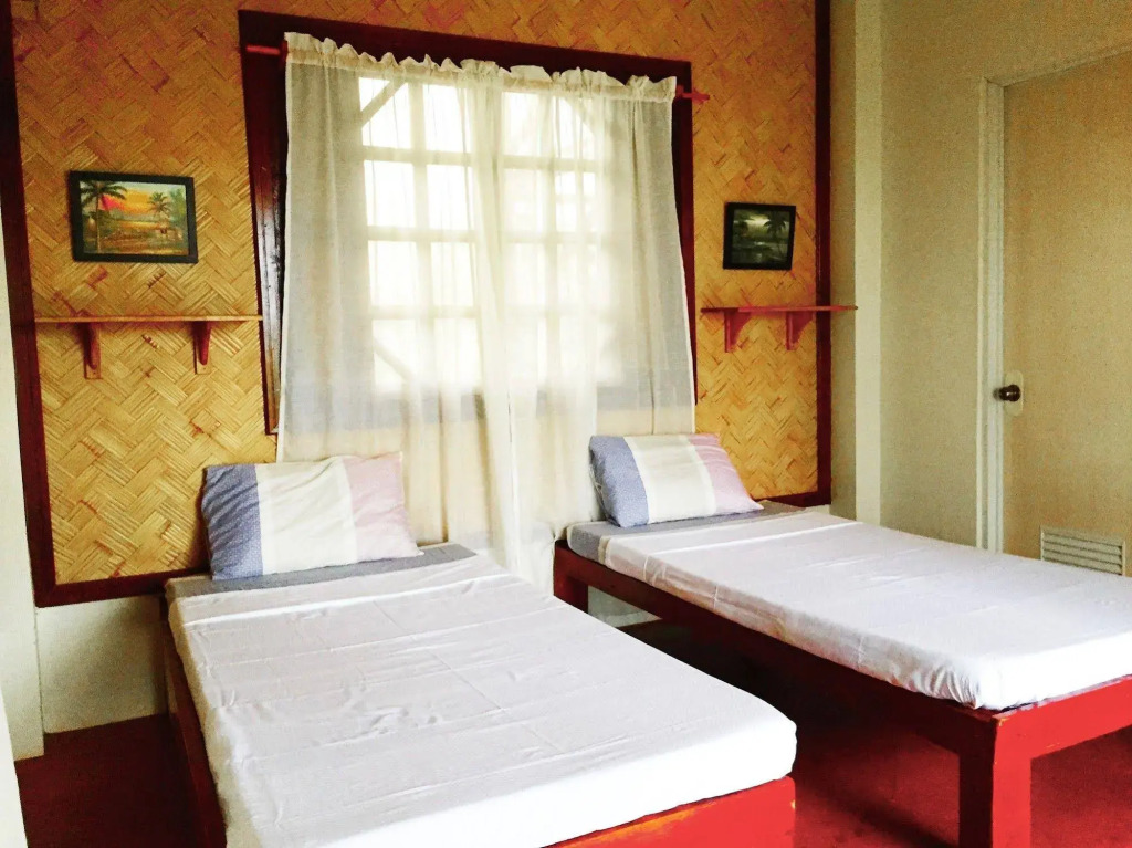 Villa Verde Safari and Pagi Dive Center