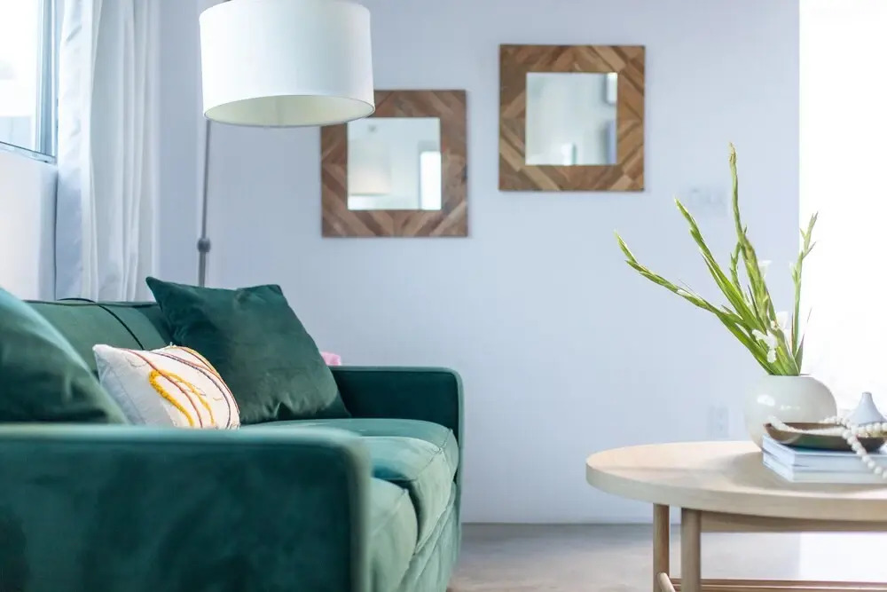 The Wesley Suite 1 by Avantstay Retro & Spacious Studio w/ Kitchenette ADA Accessible