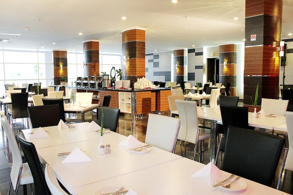 Lorin Syariah Hotel Sentul