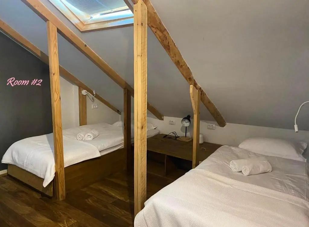 Kera2Rooms