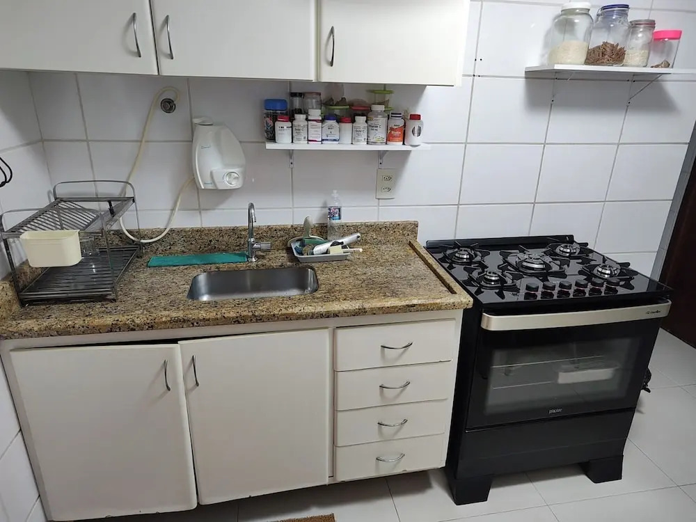 Hostel for One: quarto e banheiro privativos