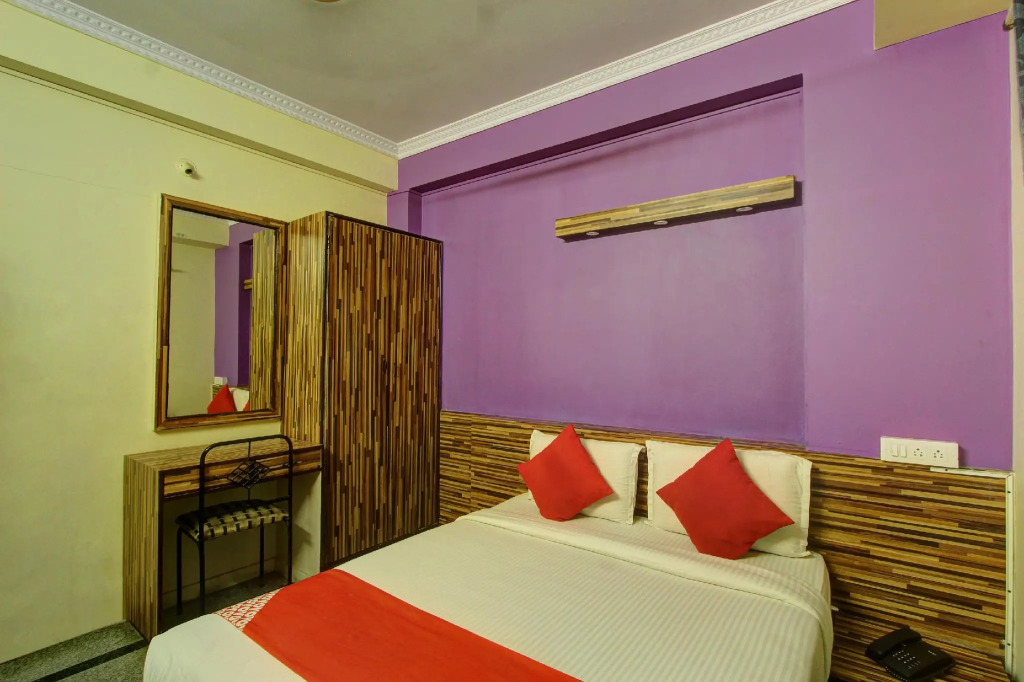 OYO 10321 Century Residency