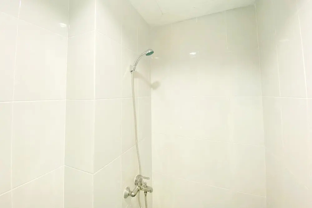 Comfort 1Br At Patraland Urbano Apartment