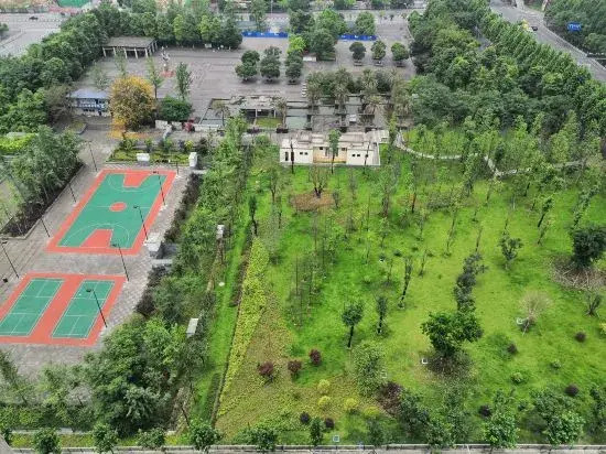 Zhongyi Hotel (Chongqing West Station Branch)