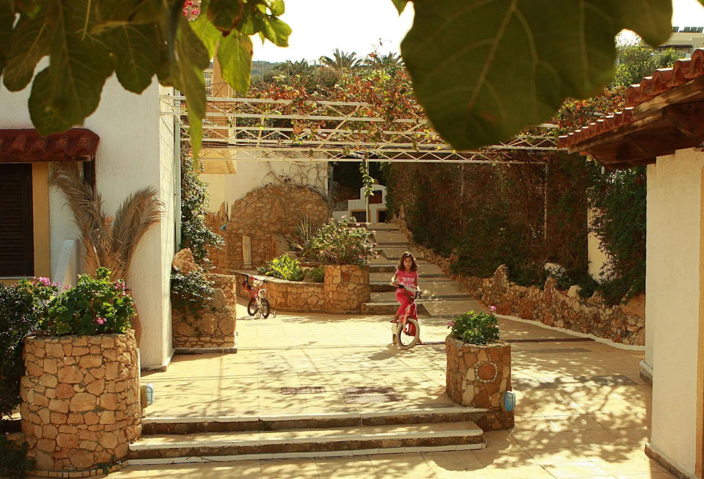Iliostasi Beach Apartments