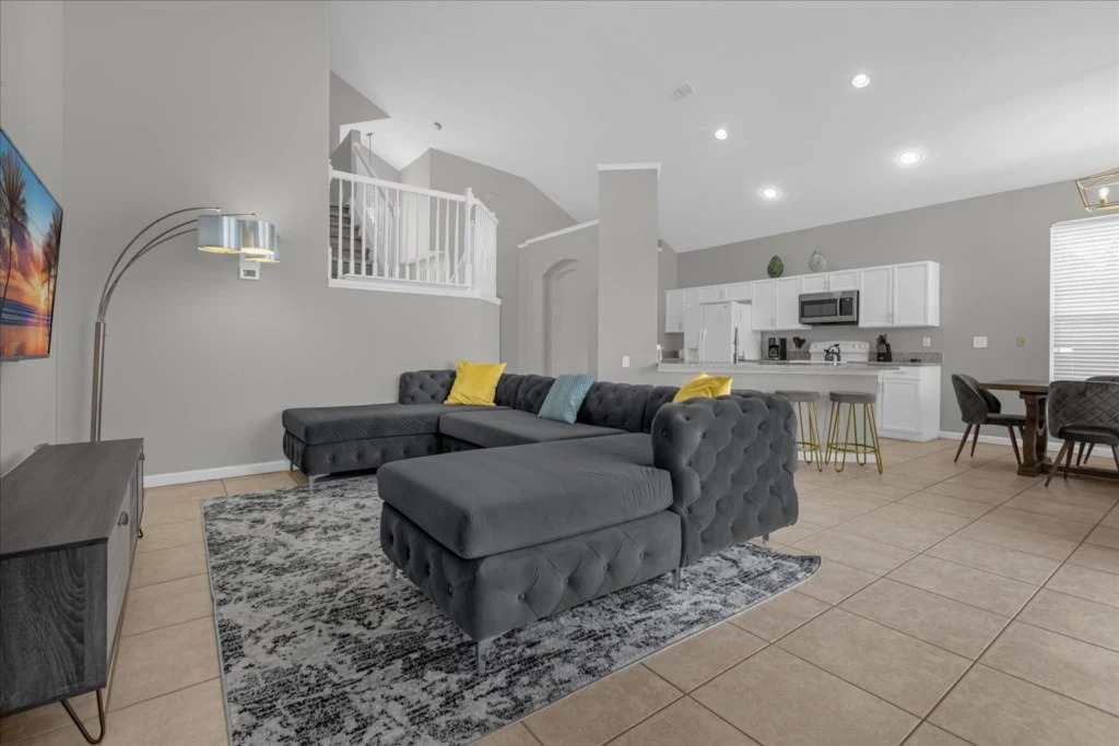 5 Bedrooms 35 Bathrooms Windsor Palms 8017 Kp