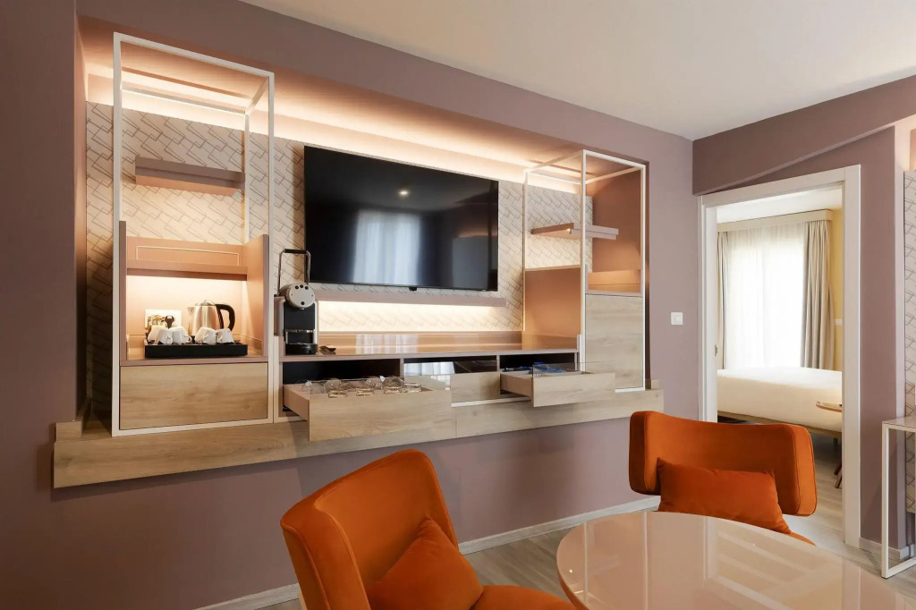 Adesso Hotel