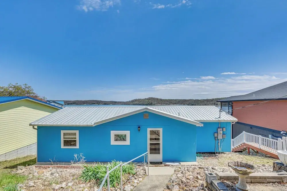 Shared Dock at Waterfront Lake of the Ozarks Home