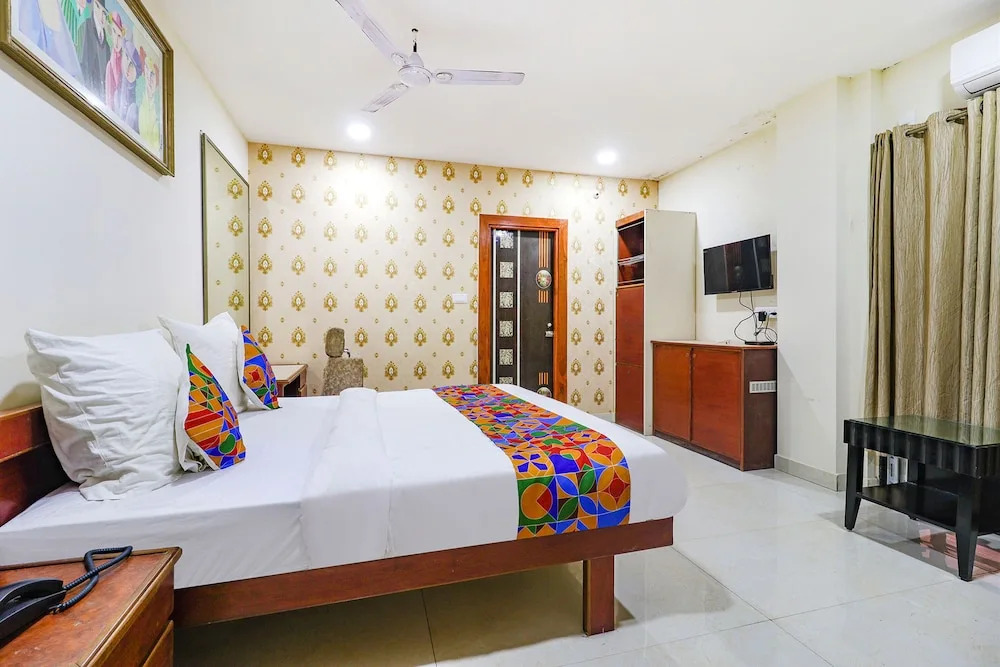 Fabhotel J Sons
