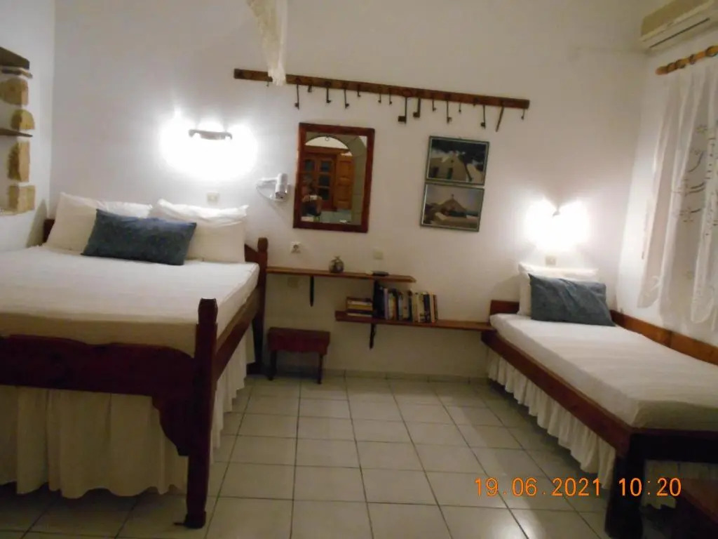 PATMOS Mathios Studios- apartments