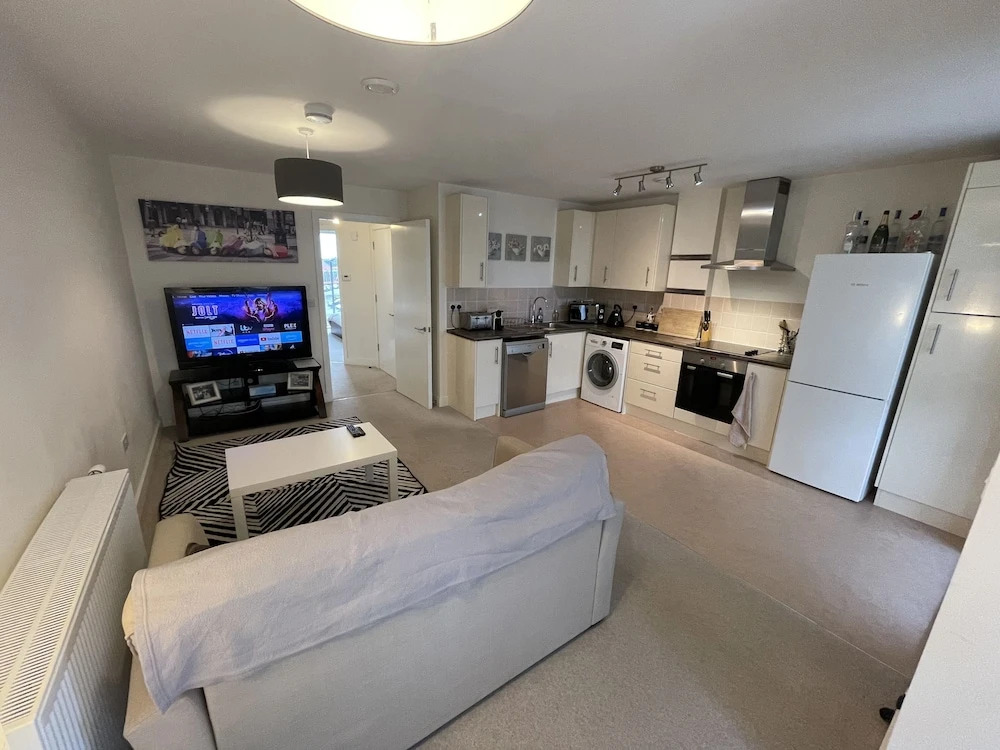 Luxury Brand New 6ppl Apartment, Cambridge Station