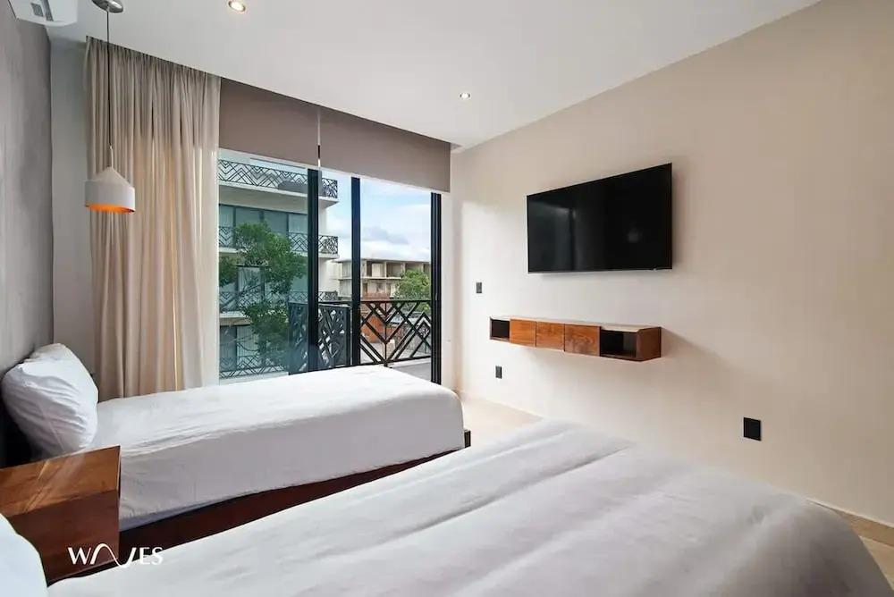2 BR Apartment with Spacious Loft Close from Beach Zone
