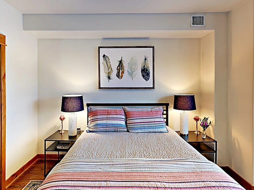 Downtown Gem 2br/2.5ba Overlooking The Yampa River 2 Bedroom Condo