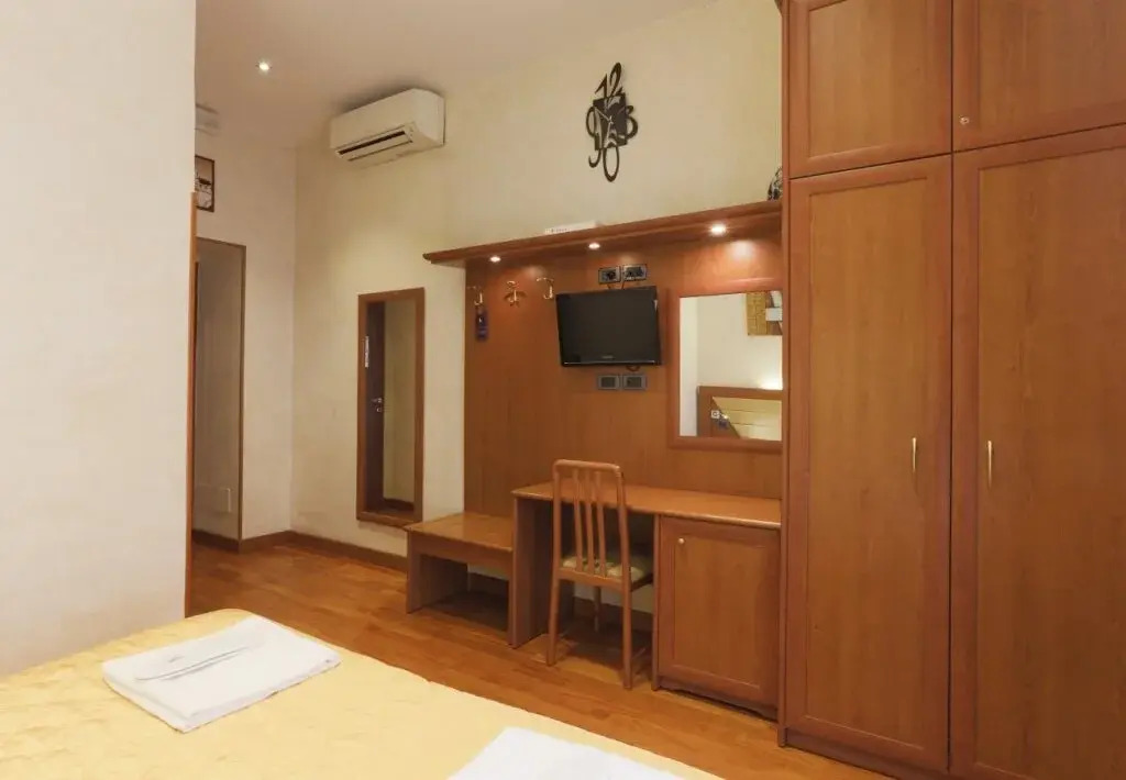Dem Guesthouse