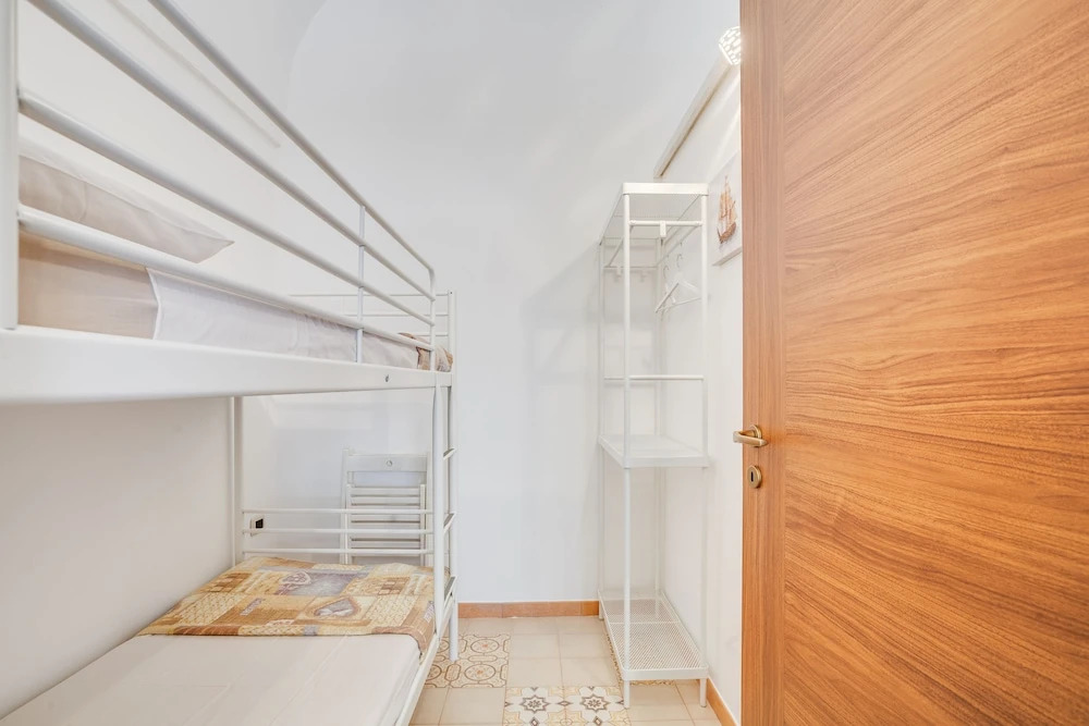 Tiny House 21 Bright Aparment
