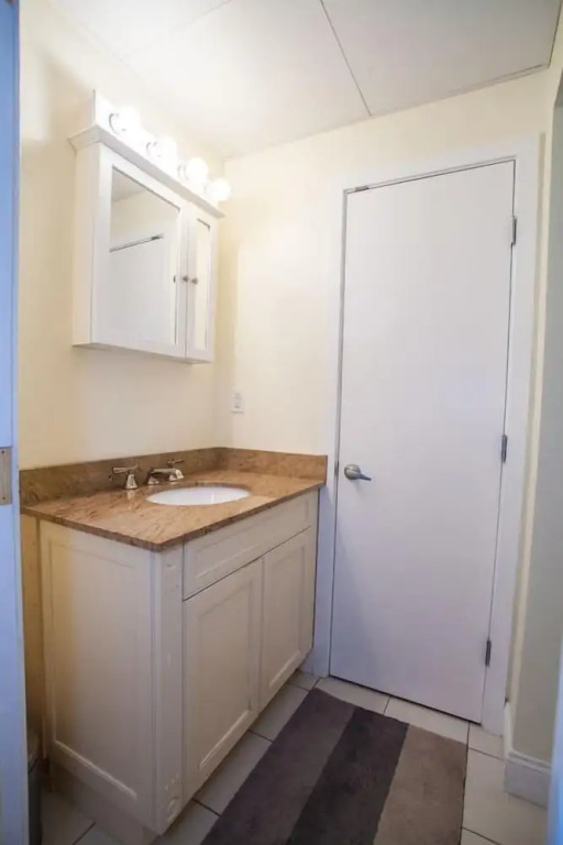 Luxe Condo Back Bay Boston-3 Bedrooms & 2 Baths
