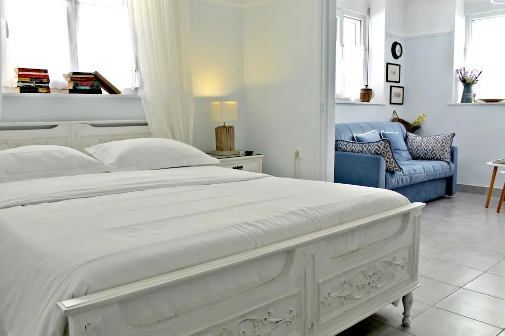 IPELHOME - Plaka Boutique Apartments