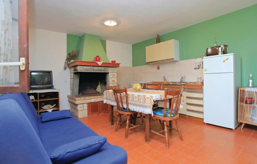 Amazing Home In Blato