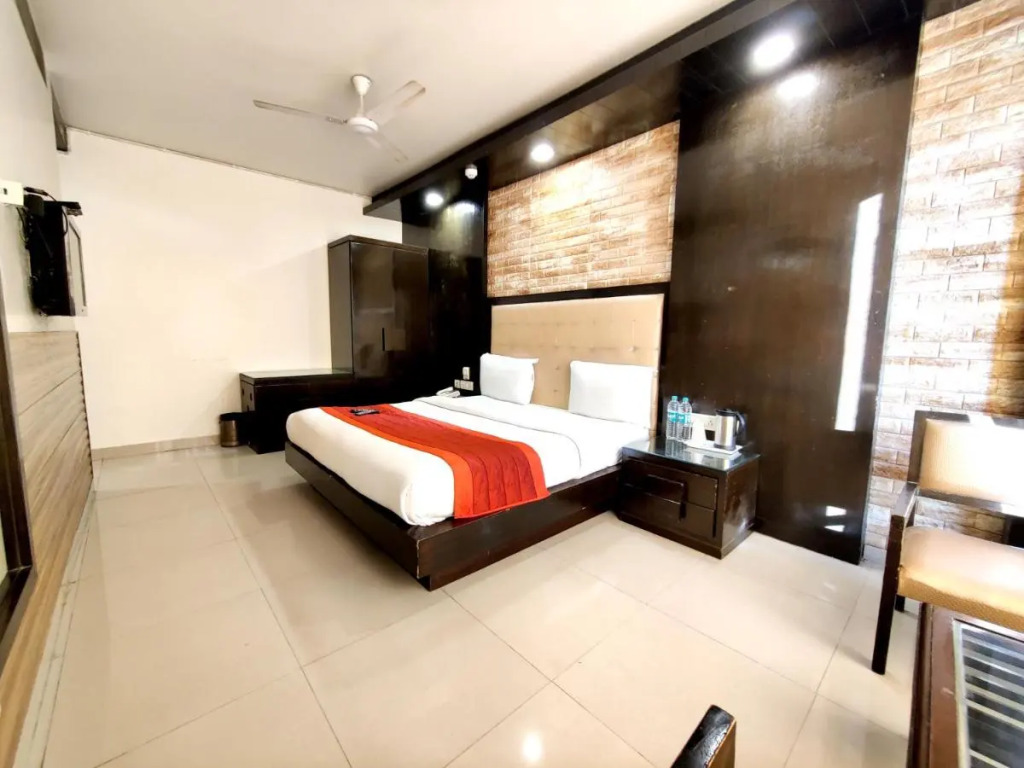 Hotel Delhi Pride at Karol Bagh
