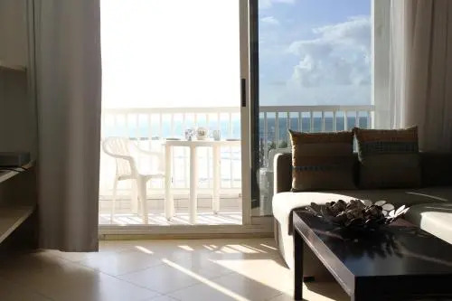 Trumpeldor Beach Front in Nice Building-Unit34