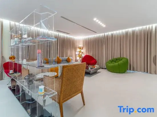 TML-4 bedroom 6 bathroom villa in Pattaya city (private KTV room + pool)