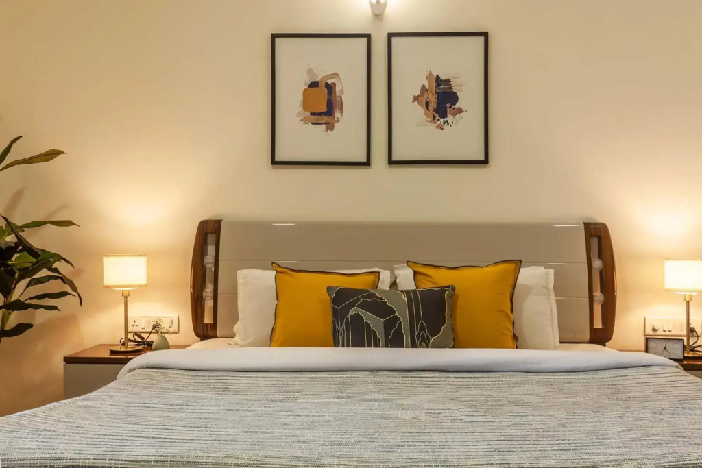 StayVistas V Square - Enjoy a pool and indoor games for a leisurely stay
