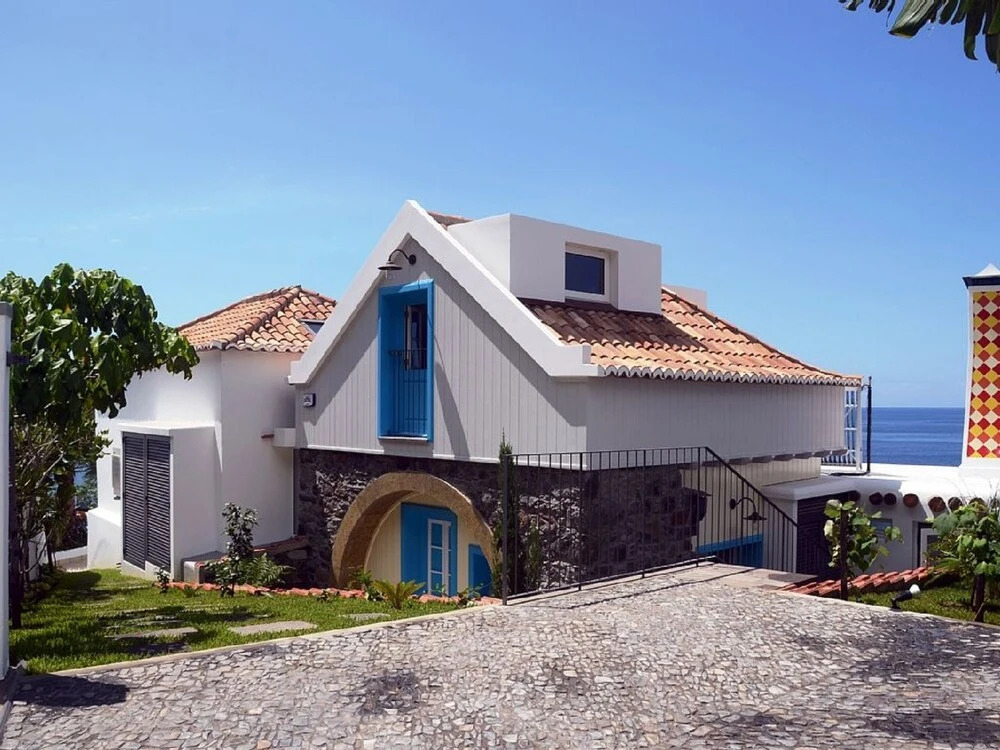 Casa das Bandeiras by ETC Madeira