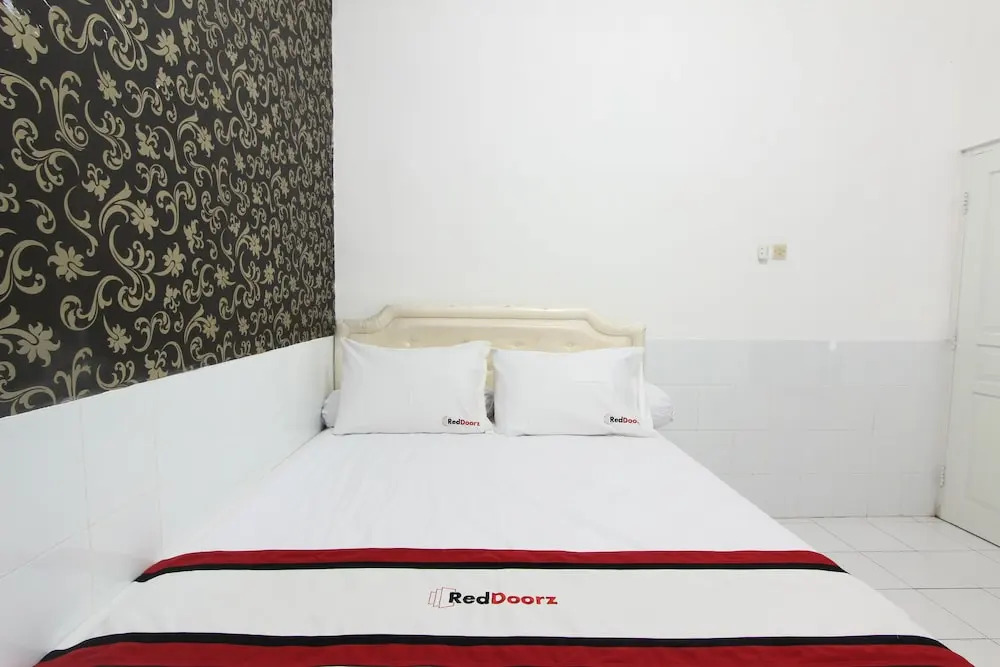 RedDoorz near Gejayan