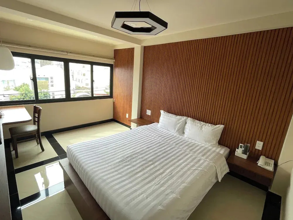 ARA Gem Hotel