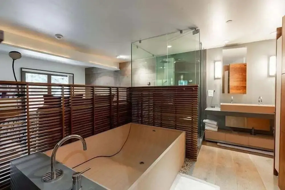 Northwoods Condo Private Ski-In Ski-Out Access to Vail Mountain by RedAwning