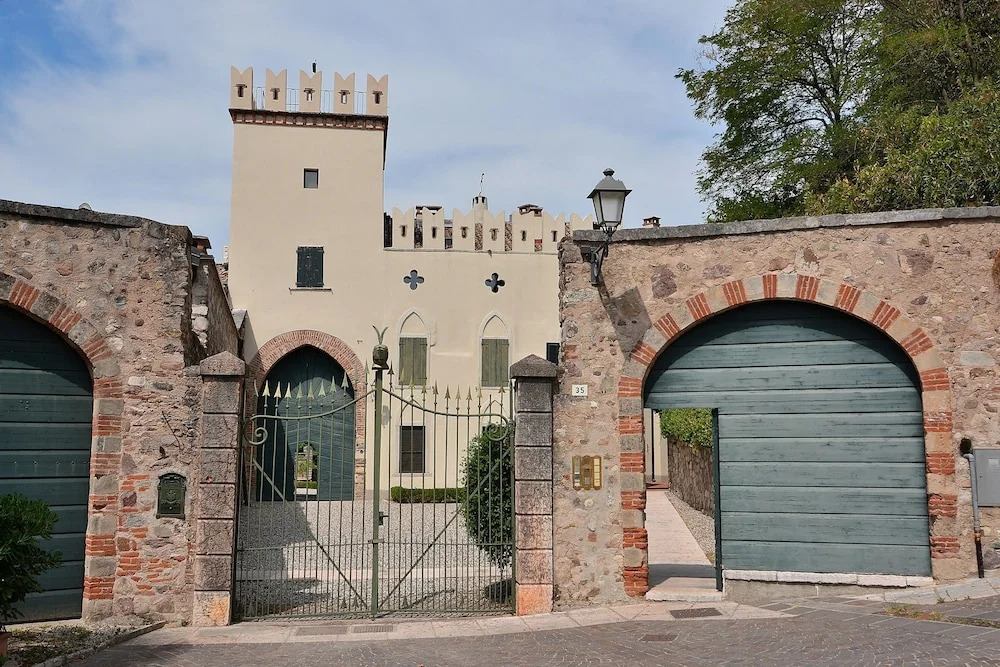 The Knight Loft With Pool