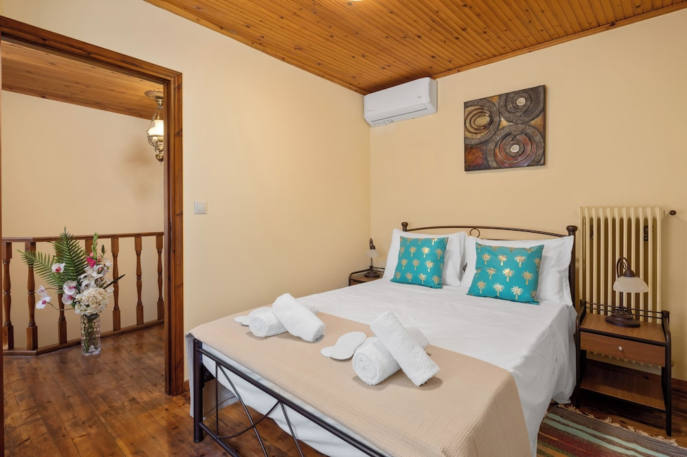 Charming Villa in a traditional village, 3 km from the beach of Agios Gordios
