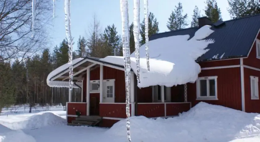 Northern Star Wilderness Ranch & Biker Lodge
