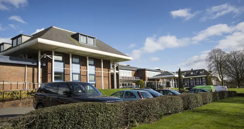 Holiday Inn Luton South M1, JCT.9