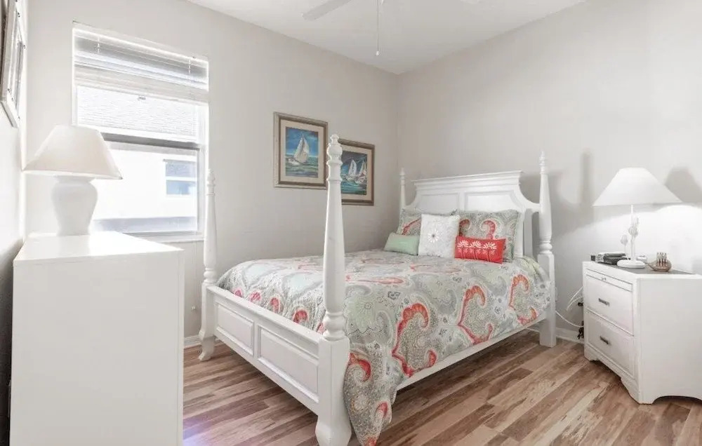 Cozy 4 Bed Pool Home With Spa 4 Bedroom Home by RedAwning