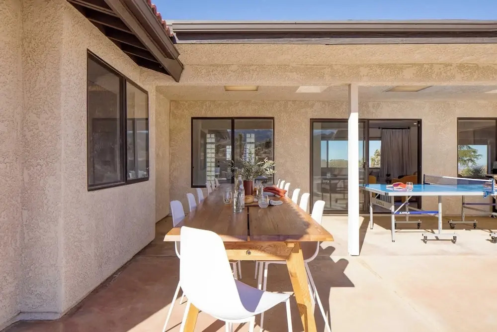 Lava Rocks by Avantstay Gorgeous Desert Haven w/ Pool, Hot Tub, Fire Pit & Ping Pong!
