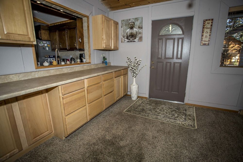 Majestic Pines - 3 Br home by RedAwning