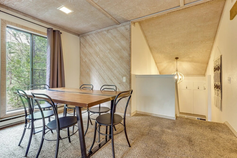 2 Mi to Dorabella Cove: Dog-friendly Townhouse