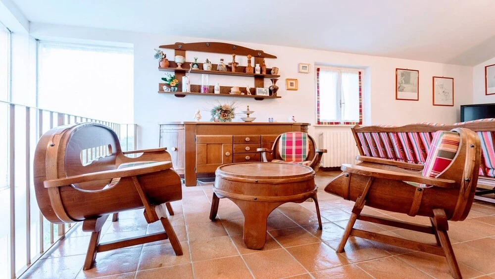 Villa Vallocchia - sleeps 18. Exclusive pool/grounds. Spoleto 10 mins. Rome 1 hr