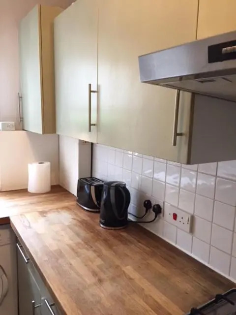 Perfect 2 Bedroom Flat Shepherds Bush W12