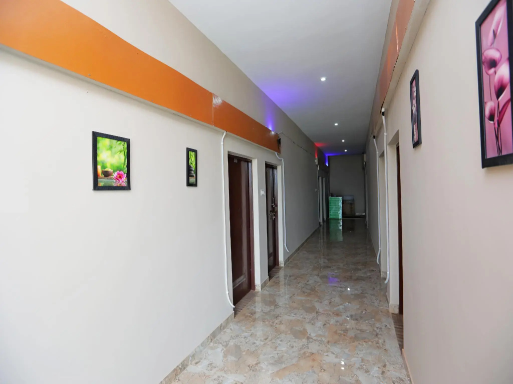 The King Palace Family Hotel by OYO Rooms