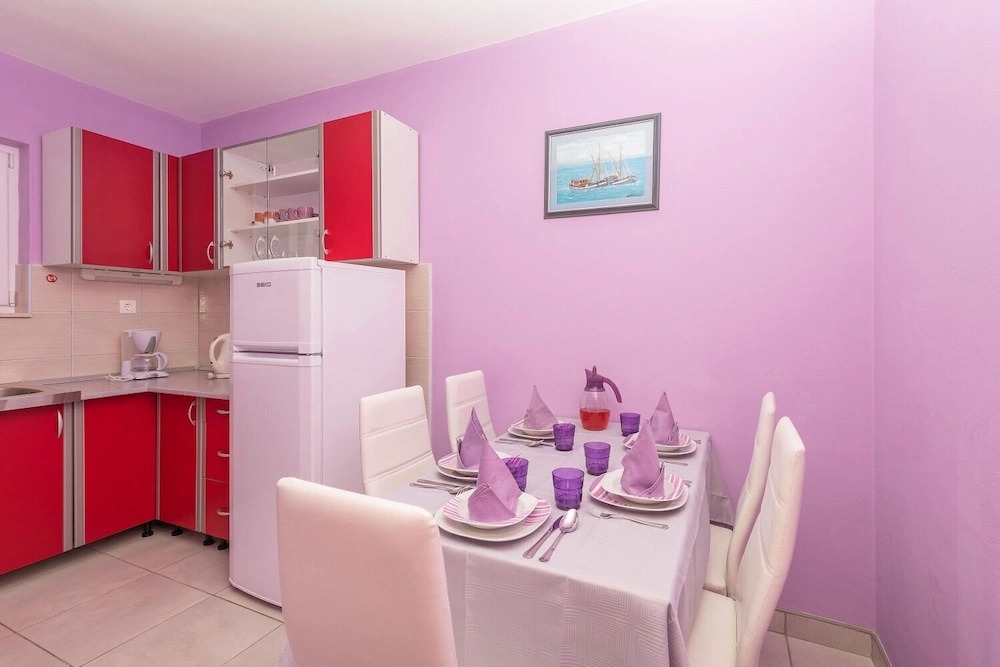 Apartments and Room Goran