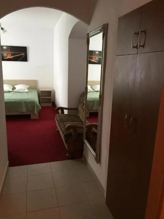 Hotel Rares