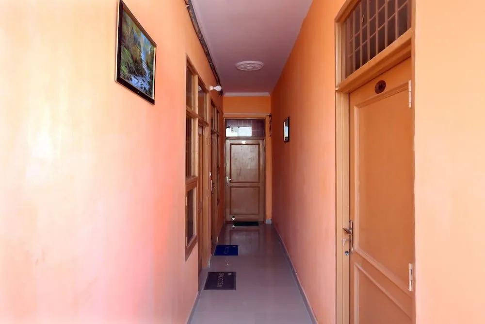 OYO 9038 Hotel Comfort