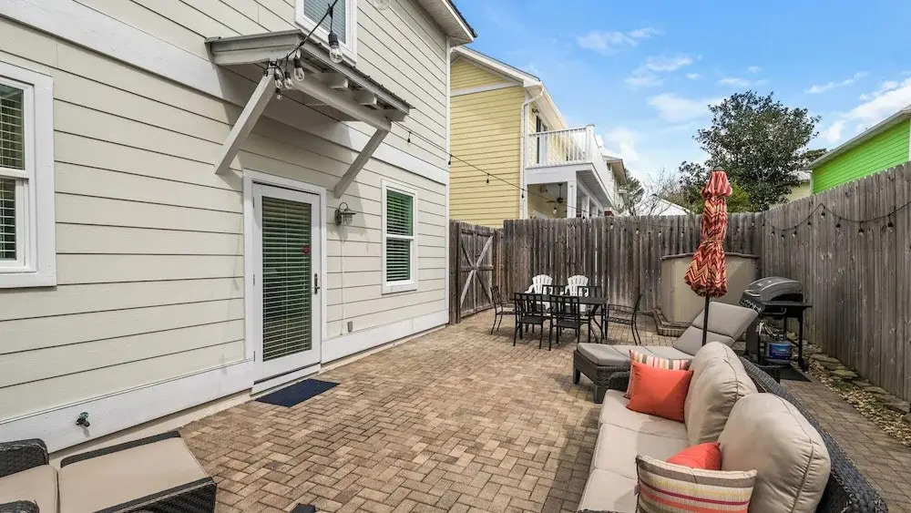 Beach Cottage w/ Backyard Oasis - Quiet Neighborhood in BMB