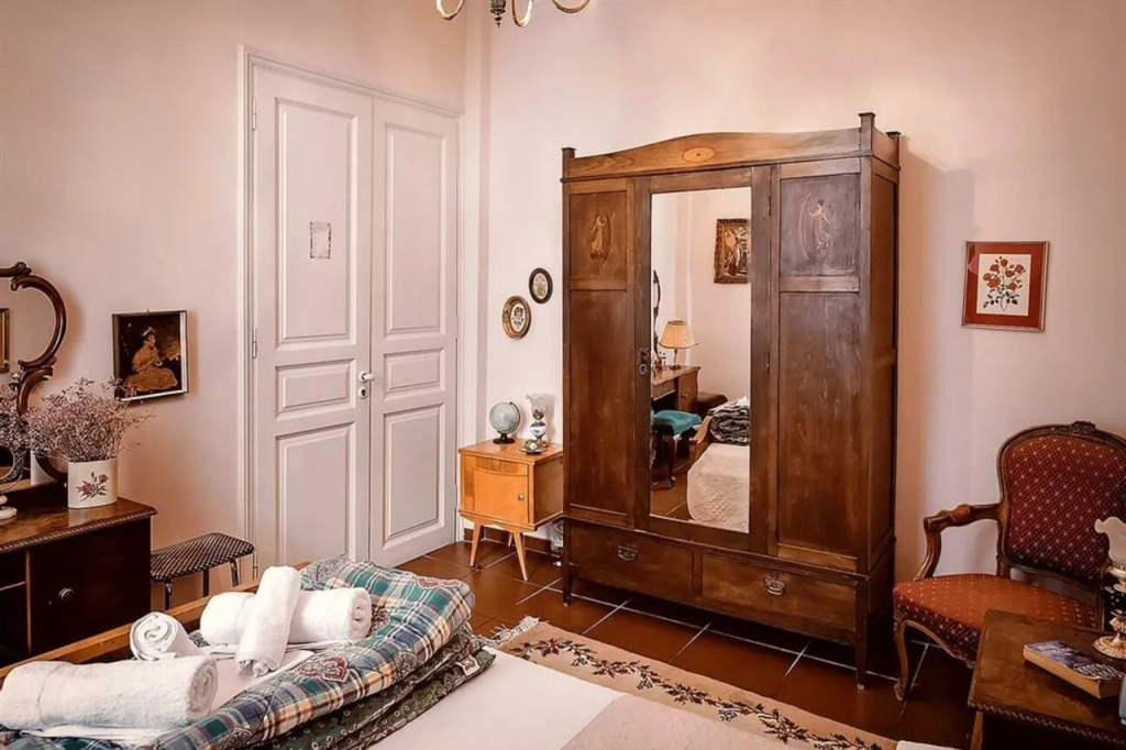 Athens Quinta