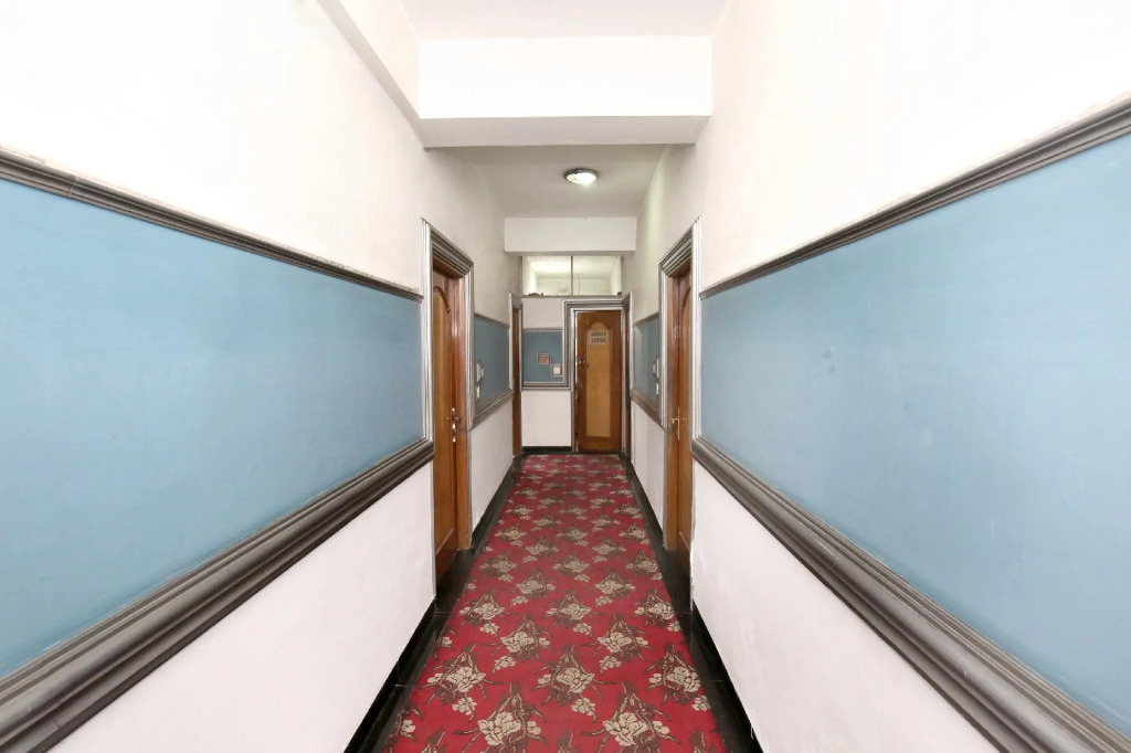 OYO 9985 Hotel Sekhon Grand