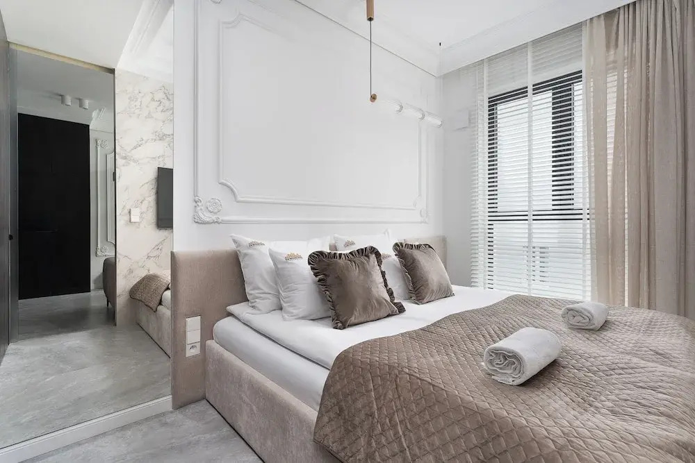 Chronos - Warszawa Wola by Downtown Apartments