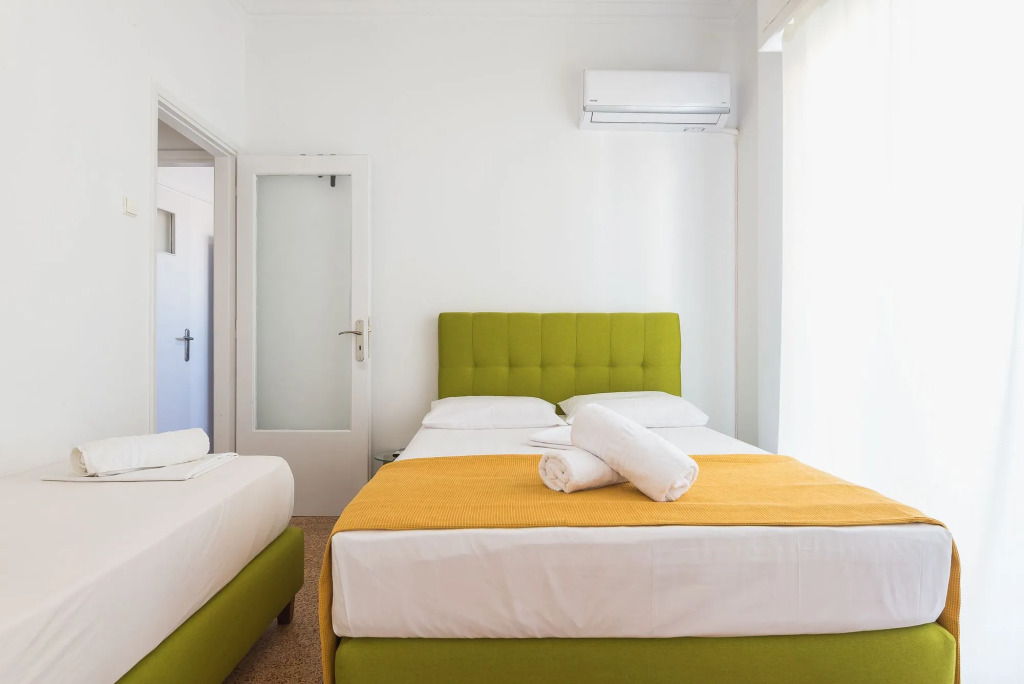 Super Paradise Apartments