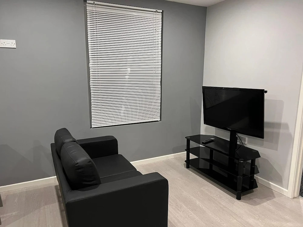 Luxury Apartment - Free Wi-fi & Parking NO Deposit